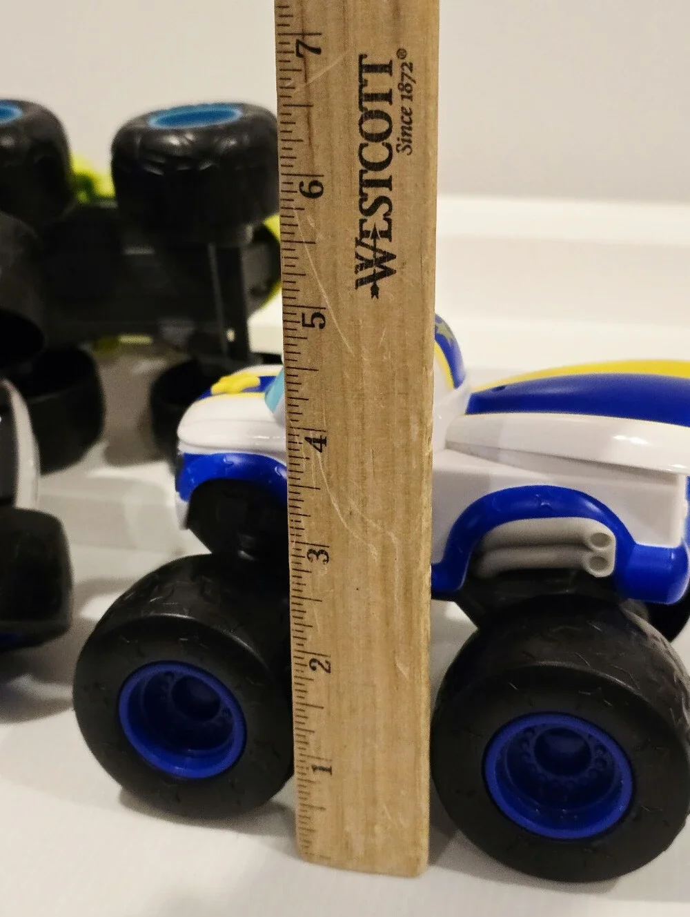 Blaze and the Monster Machines XL Truck Set READ